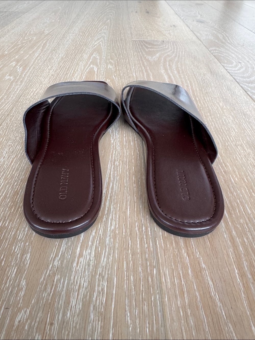 Old Navy Women's Faux-Leather Slide Sandals in Dark Chocolate. NWOT. Size 9. - Picture 4 of 7
